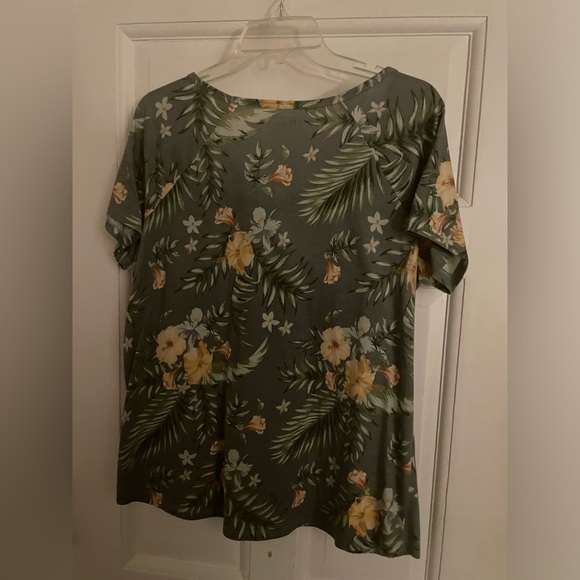 Nicole Miller tee large - Picture 3 of 3